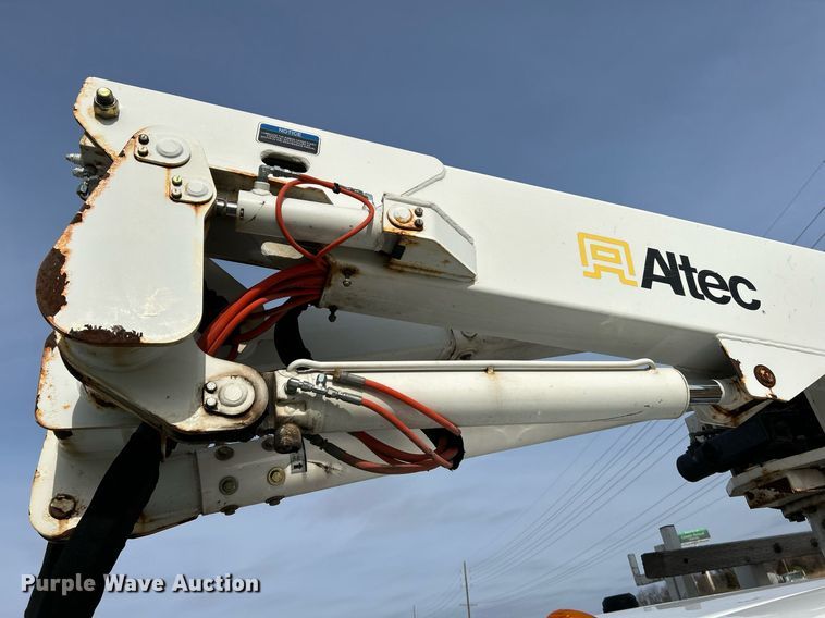 image for item NR9495 2016 Ford F550 Super Duty  bucket truck