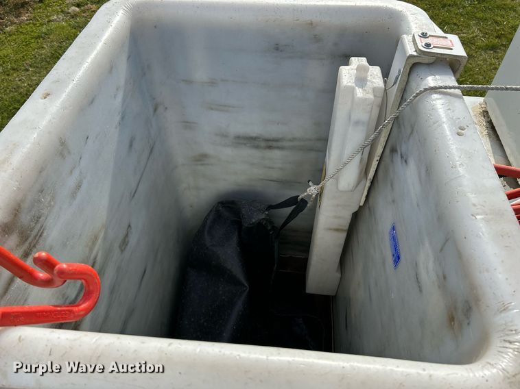 image for item NR9495 2016 Ford F550 Super Duty  bucket truck