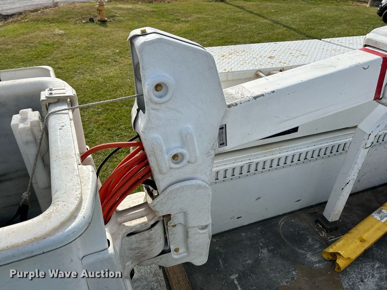 image for item NR9495 2016 Ford F550 Super Duty  bucket truck