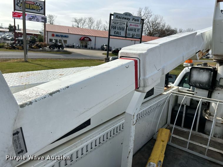 image for item NR9495 2016 Ford F550 Super Duty  bucket truck