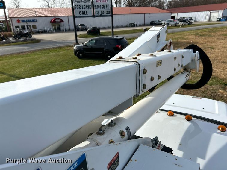 image for item NR9495 2016 Ford F550 Super Duty  bucket truck