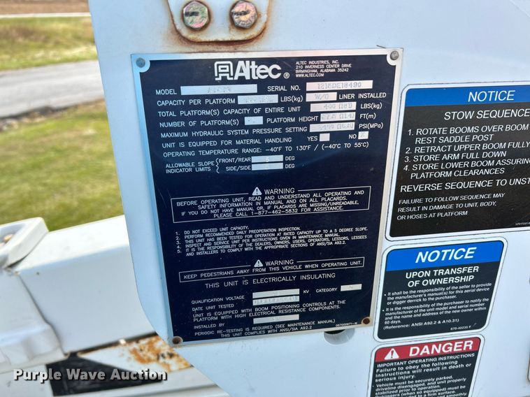 image for item NR9495 2016 Ford F550 Super Duty  bucket truck