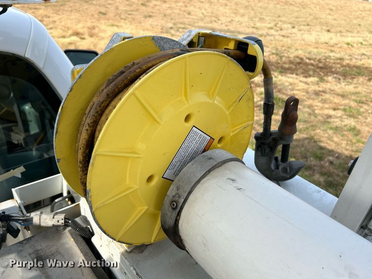 image for item NR9495 2016 Ford F550 Super Duty  bucket truck