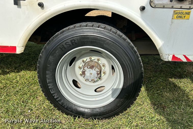 image for item NR9495 2016 Ford F550 Super Duty  bucket truck