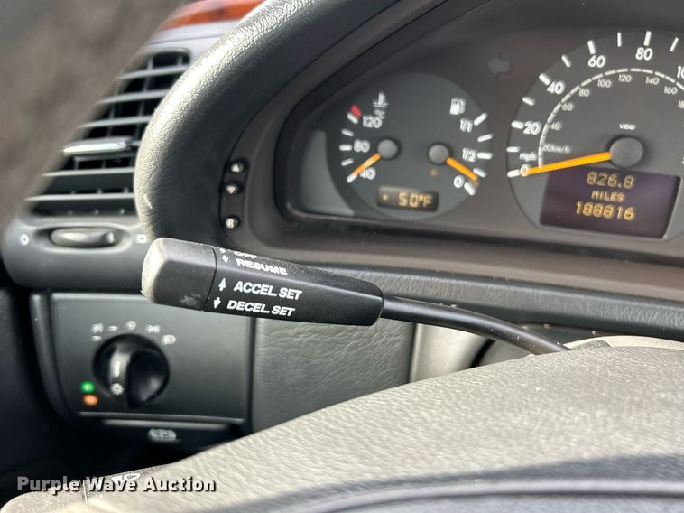 image for item NR9496 2002 Mercedes Benz CLK 320  Convertible