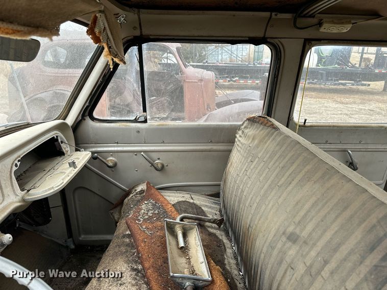 image for item NS9015 1964 Chevrolet Greenbrier  van