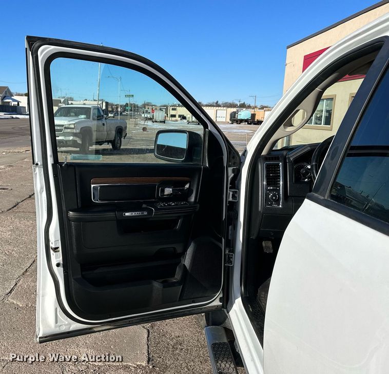 image for item NS9039 2016 Dodge Ram 1500 Laramie  Crew Cab pickup truck