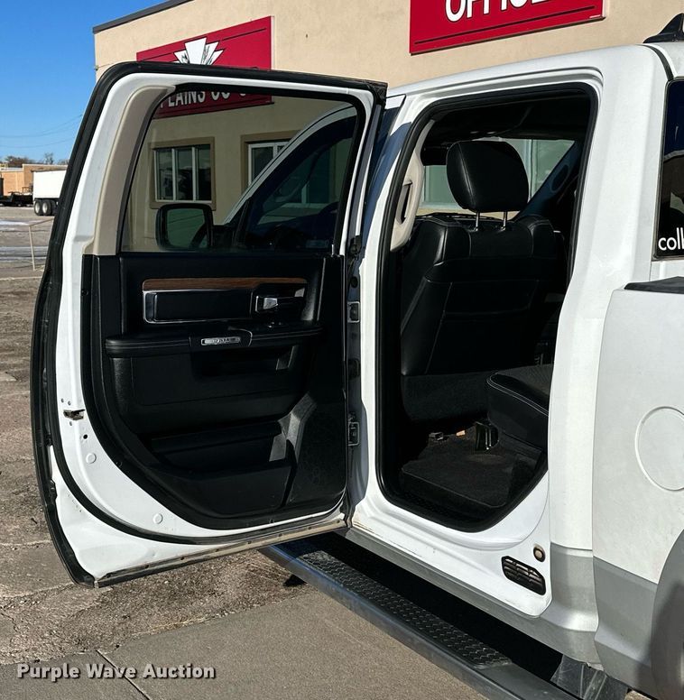 image for item NS9039 2016 Dodge Ram 1500 Laramie  Crew Cab pickup truck