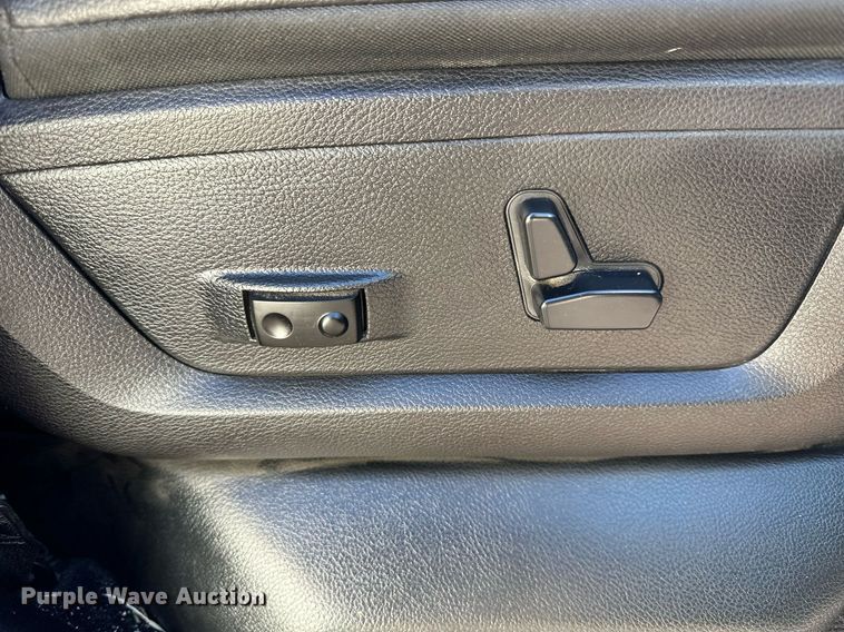 image for item NS9039 2016 Dodge Ram 1500 Laramie  Crew Cab pickup truck