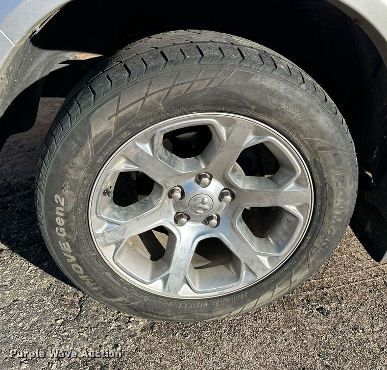 image for item NS9039 2016 Dodge Ram 1500 Laramie  Crew Cab pickup truck