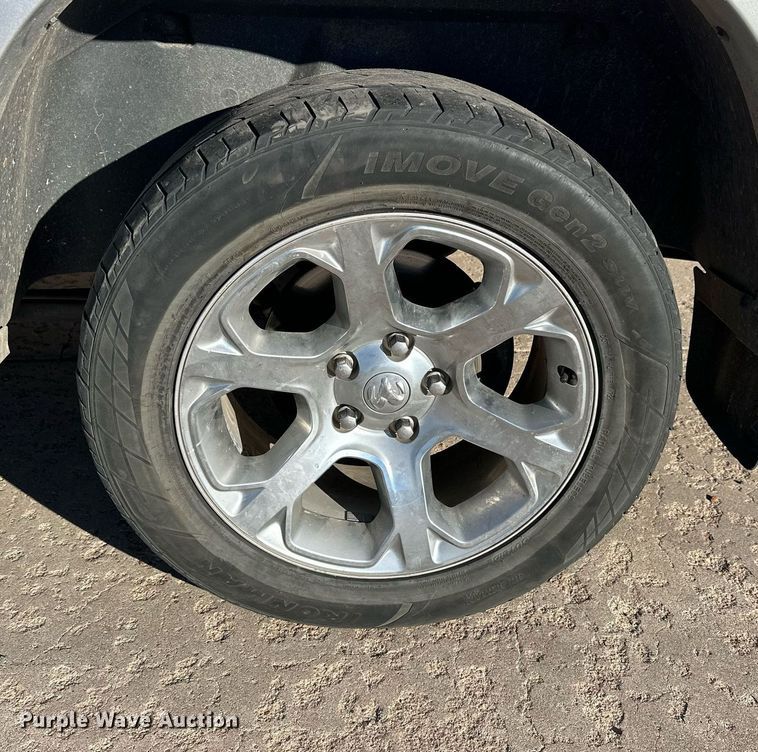 image for item NS9039 2016 Dodge Ram 1500 Laramie  Crew Cab pickup truck