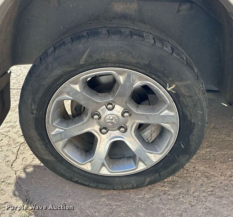 image for item NS9039 2016 Dodge Ram 1500 Laramie  Crew Cab pickup truck