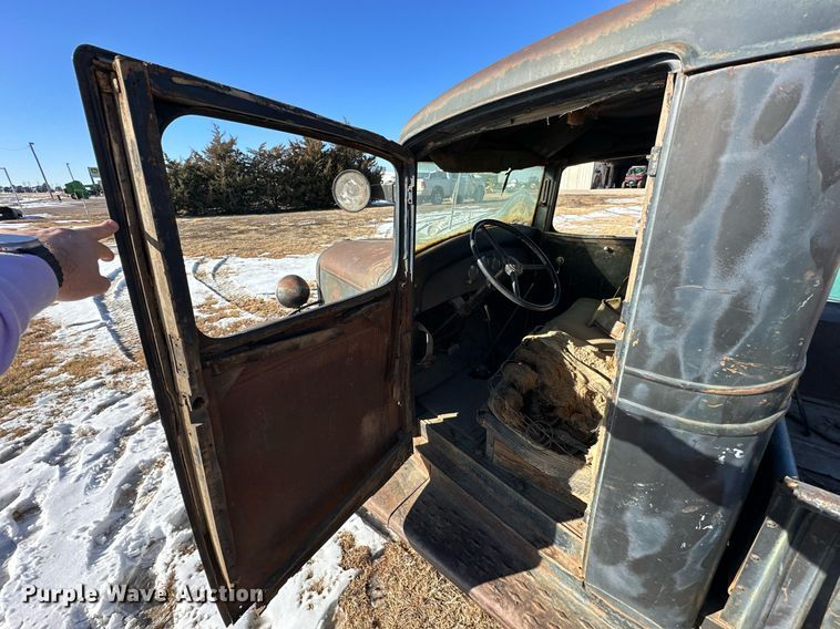 image for item NS9047 1933 Chevrolet  pickup truck