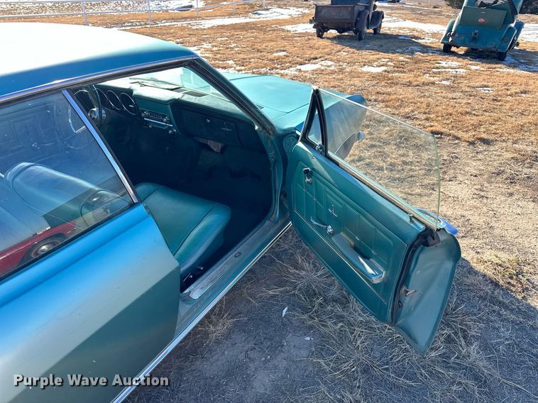 image for item NS9051 1966 Chevrolet Corvair Monza  sedan