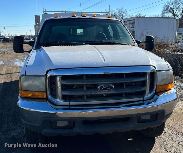 image for item NS9055 1999 Ford F450 Super Duty XLT  Crew Cab utility / service truck