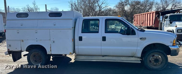 image for item NS9055 1999 Ford F450 Super Duty XLT  Crew Cab utility / service truck