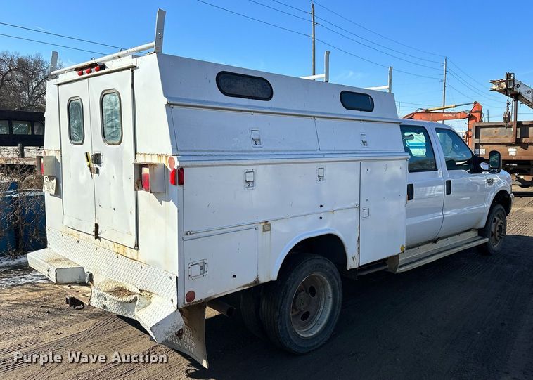 image for item NS9055 1999 Ford F450 Super Duty XLT  Crew Cab utility / service truck