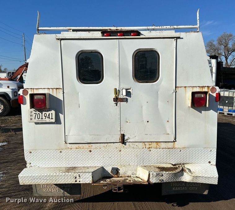 image for item NS9055 1999 Ford F450 Super Duty XLT  Crew Cab utility / service truck