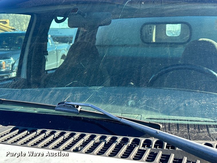 image for item NS9055 1999 Ford F450 Super Duty XLT  Crew Cab utility / service truck