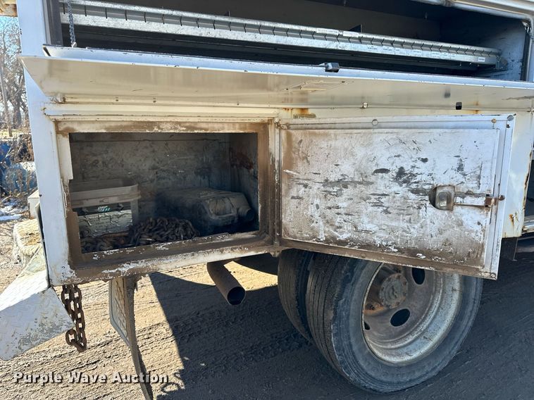 image for item NS9055 1999 Ford F450 Super Duty XLT  Crew Cab utility / service truck