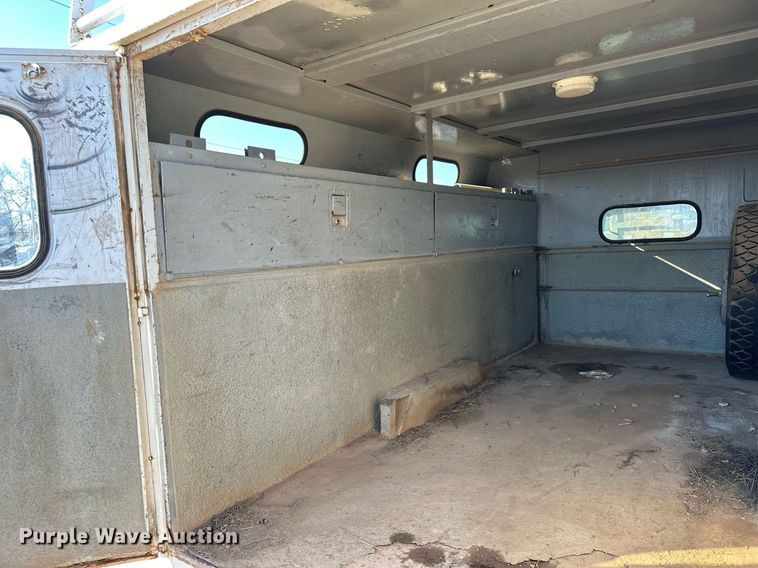 image for item NS9055 1999 Ford F450 Super Duty XLT  Crew Cab utility / service truck