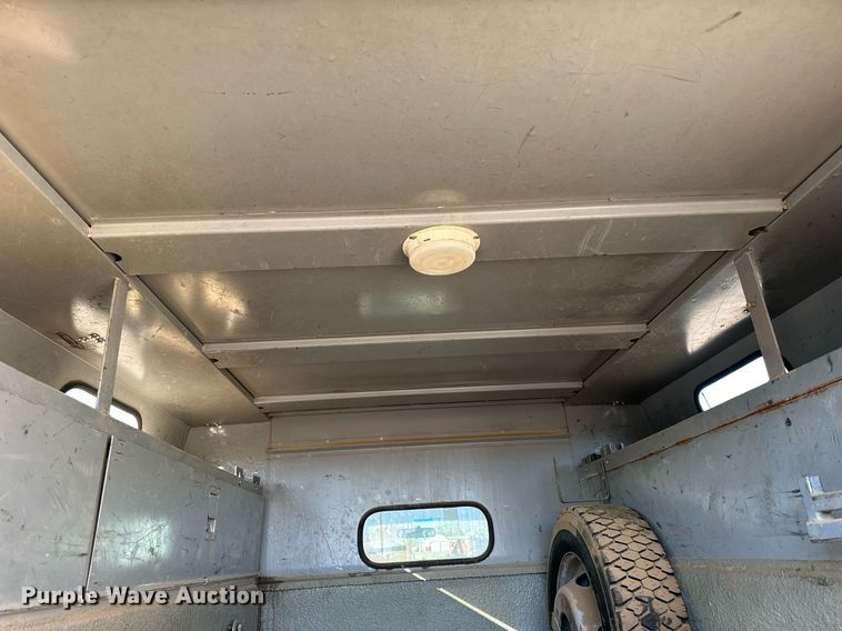 image for item NS9055 1999 Ford F450 Super Duty XLT  Crew Cab utility / service truck