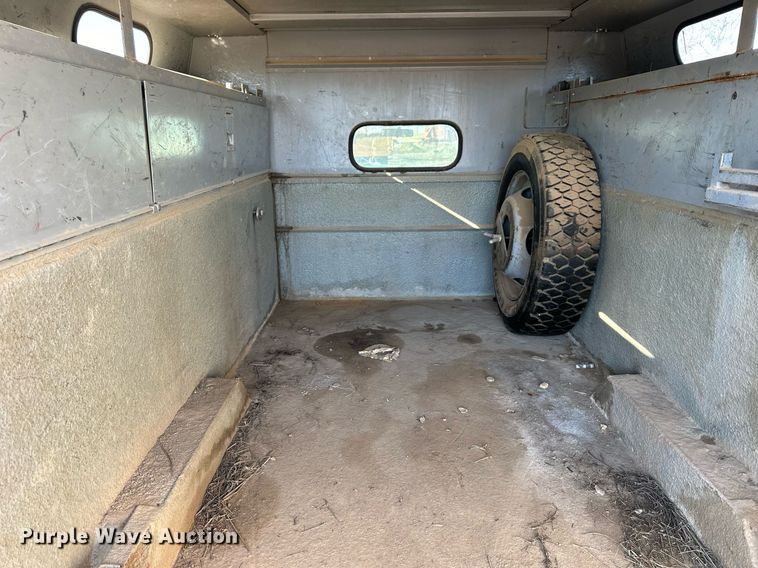 image for item NS9055 1999 Ford F450 Super Duty XLT  Crew Cab utility / service truck