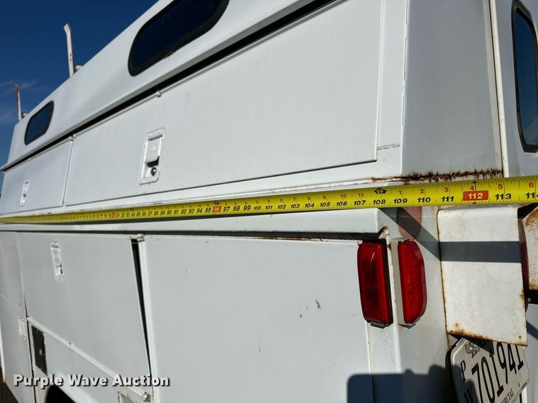 image for item NS9055 1999 Ford F450 Super Duty XLT  Crew Cab utility / service truck