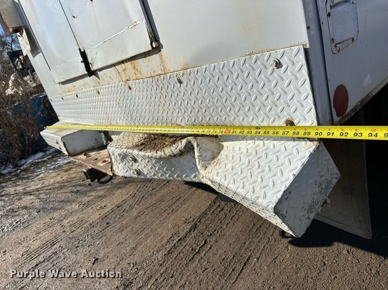 image for item NS9055 1999 Ford F450 Super Duty XLT  Crew Cab utility / service truck