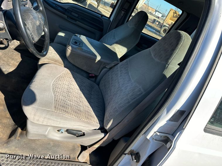 image for item NS9055 1999 Ford F450 Super Duty XLT  Crew Cab utility / service truck