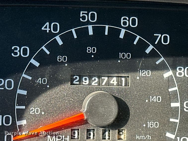 image for item NS9055 1999 Ford F450 Super Duty XLT  Crew Cab utility / service truck