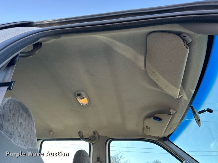 image for item NS9055 1999 Ford F450 Super Duty XLT  Crew Cab utility / service truck