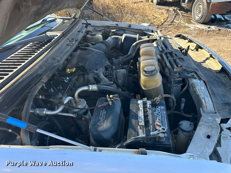 image for item NS9055 1999 Ford F450 Super Duty XLT  Crew Cab utility / service truck