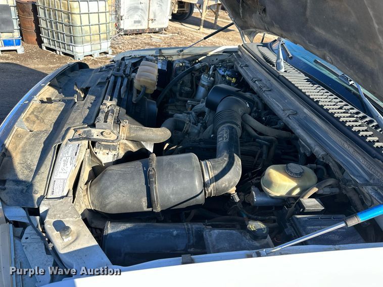 image for item NS9055 1999 Ford F450 Super Duty XLT  Crew Cab utility / service truck