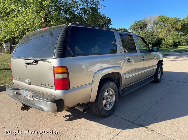 image for item NX9771 2001 Chevrolet Suburban  SUV