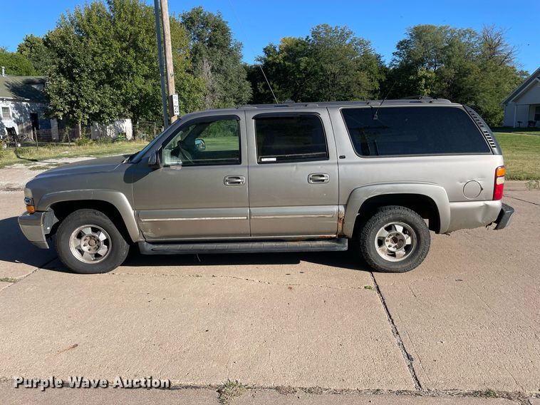 image for item NX9771 2001 Chevrolet Suburban  SUV