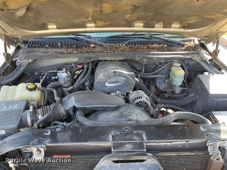 image for item NX9771 2001 Chevrolet Suburban  SUV