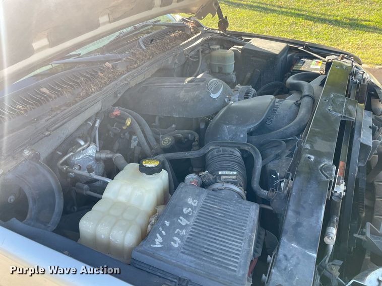 image for item NX9771 2001 Chevrolet Suburban  SUV