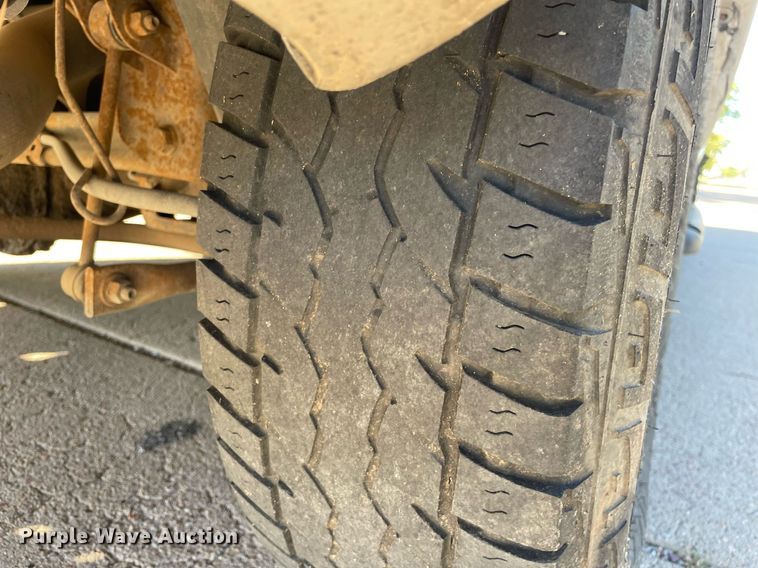 image for item NX9771 2001 Chevrolet Suburban  SUV