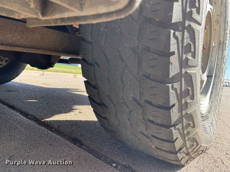 image for item NX9771 2001 Chevrolet Suburban  SUV