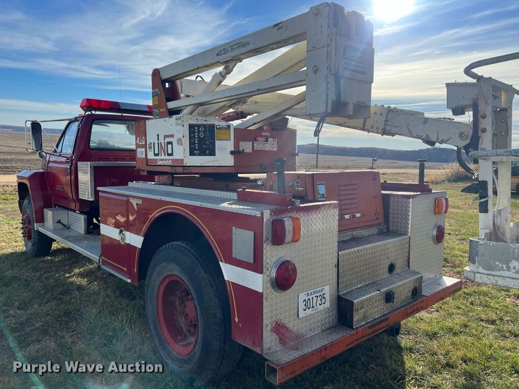 image for item OA9232 1985 Ford F750  bucket truck