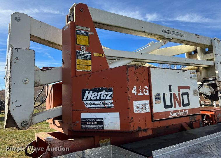 image for item OA9232 1985 Ford F750  bucket truck