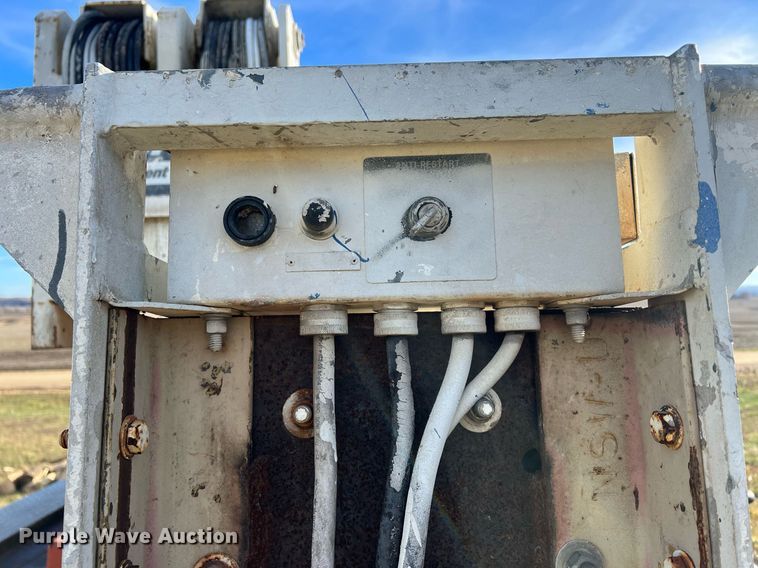 image for item OA9232 1985 Ford F750  bucket truck