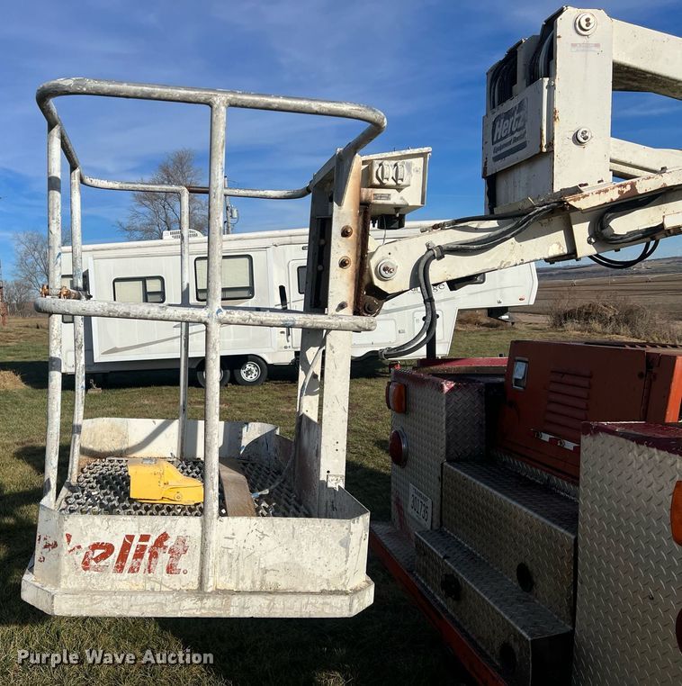 image for item OA9232 1985 Ford F750  bucket truck