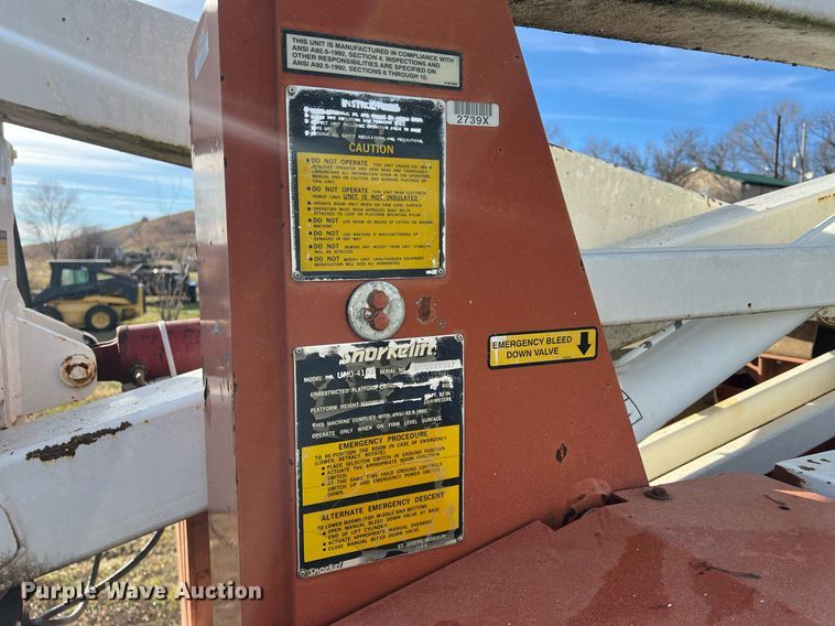 image for item OA9232 1985 Ford F750  bucket truck