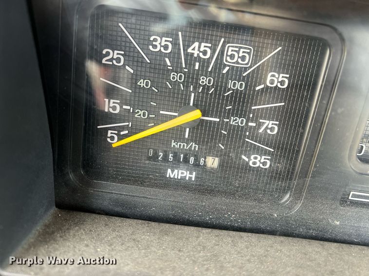 image for item OA9232 1985 Ford F750  bucket truck