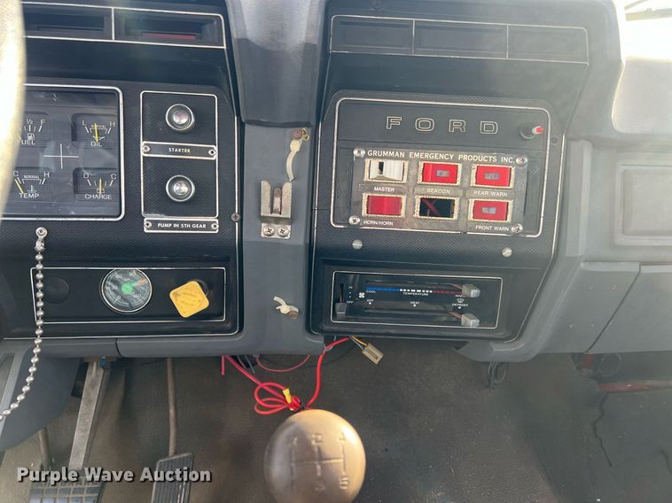 image for item OA9232 1985 Ford F750  bucket truck