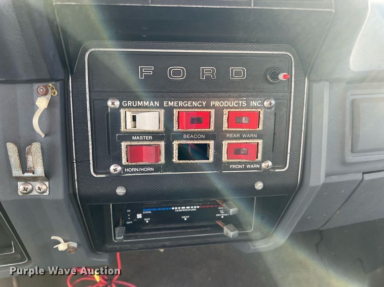 image for item OA9232 1985 Ford F750  bucket truck