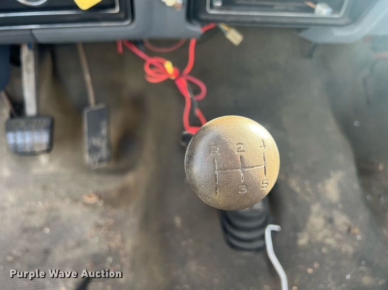 image for item OA9232 1985 Ford F750  bucket truck