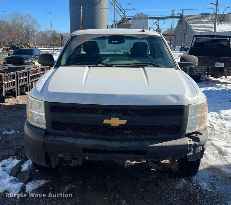 image for item OA9244 2013 Chevrolet Silverado 1500  Ext. Cab pickup truck